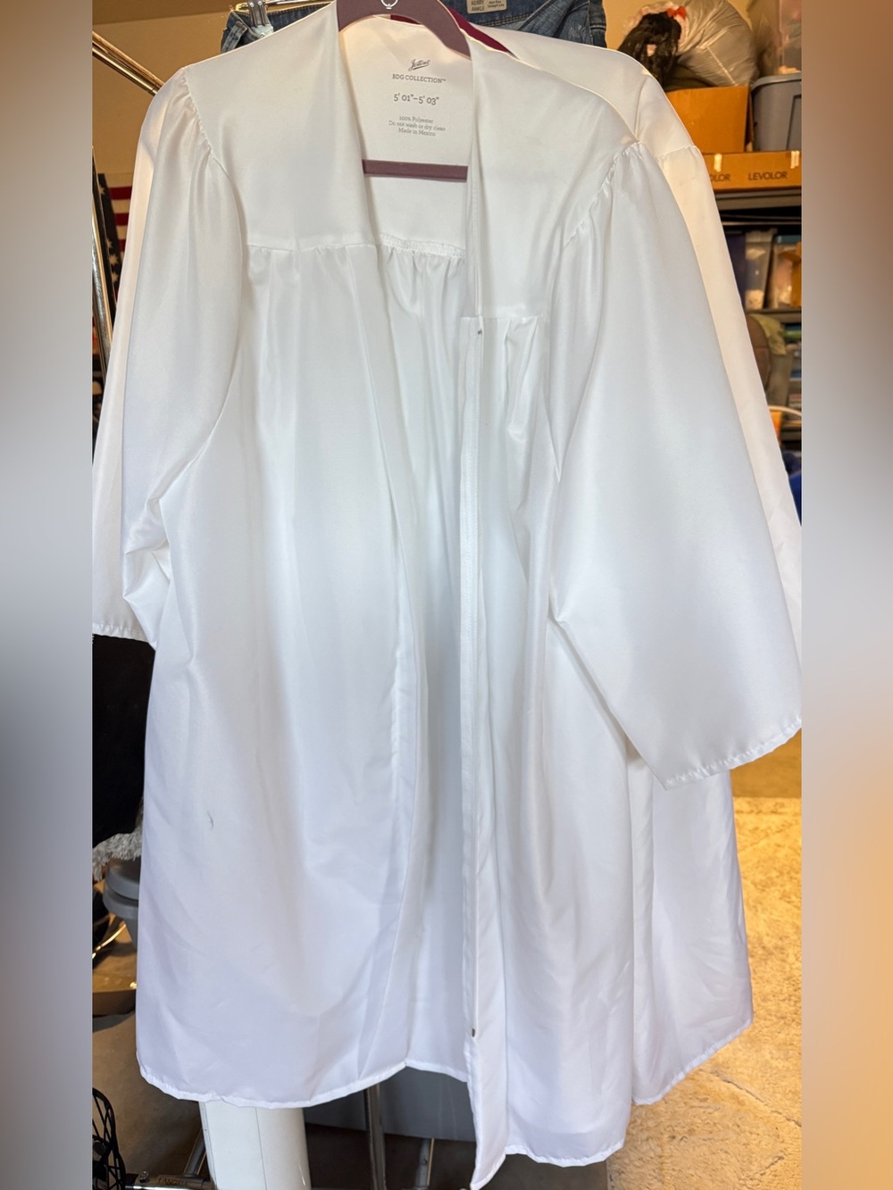Jostens white Graduation gown. 5’3–5”7